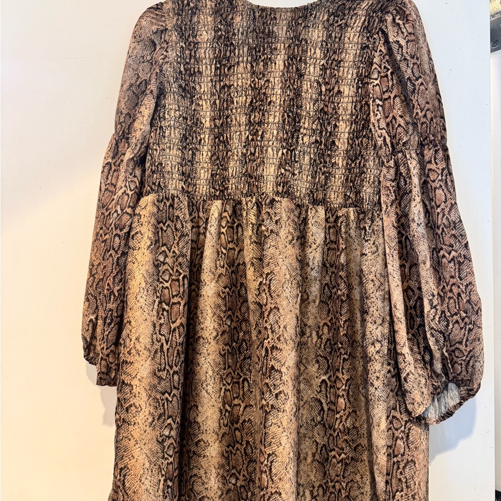BRAND NEW WITH TAG -GANNI Brown Snake Print Mini Dress - Picture 2 of 7